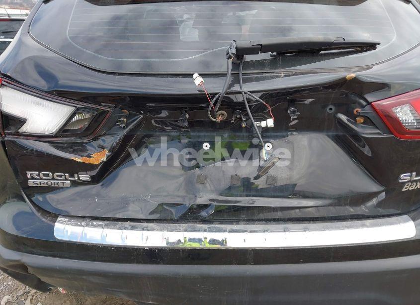 Photo 6 of 2018 Nissan Rogue SPORT SL (VIN JN1BJ1CR8JW294335)