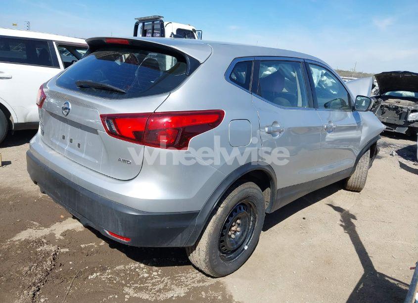 Photo 4 of 2019 Nissan Rogue SPORT S (VIN JN1BJ1CR8KW348475)