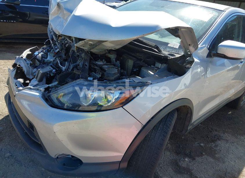 Photo 6 of 2019 Nissan Rogue SPORT S (VIN JN1BJ1CR8KW348475)