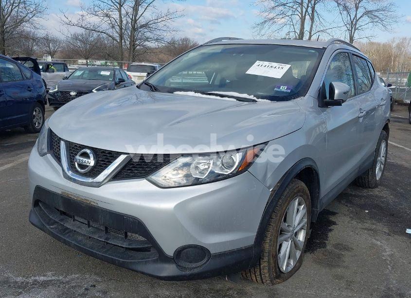 Photo 2 of 2017 Nissan Rogue SPORT SV (VIN JN1BJ1CR9HW108652)