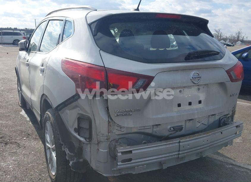 Photo 3 of 2017 Nissan Rogue SPORT SV (VIN JN1BJ1CR9HW108652)