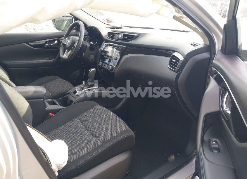 Photo 5 of 2017 Nissan Rogue SPORT SV (VIN JN1BJ1CR9HW108652)