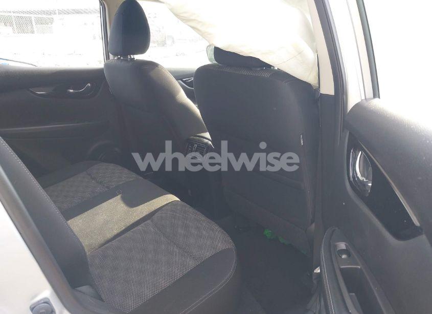 Photo 8 of 2017 Nissan Rogue SPORT SV (VIN JN1BJ1CR9HW108652)