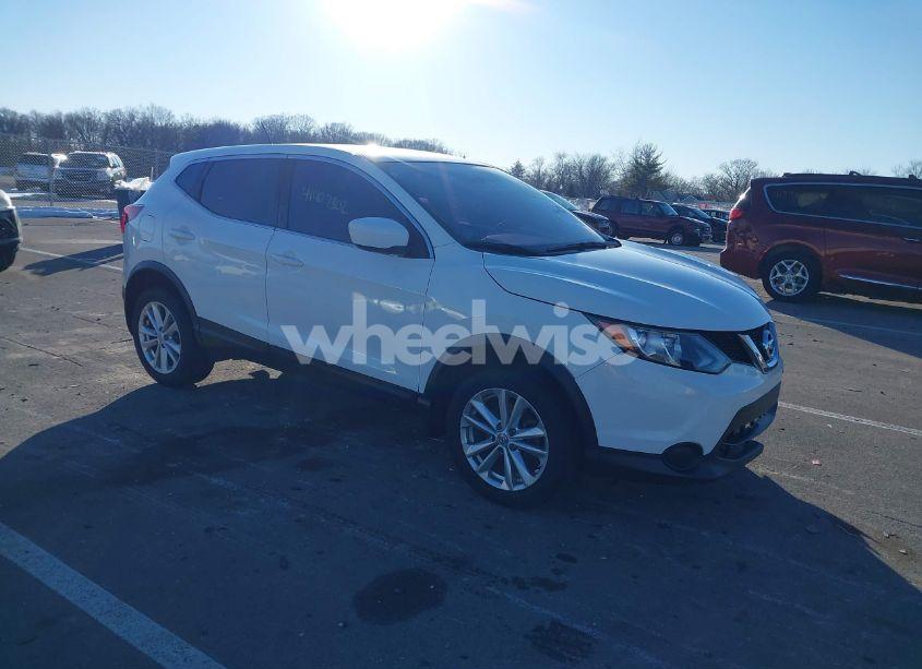 2017 Nissan Rogue SPORT S (VIN JN1BJ1CR9HW113656) main photo