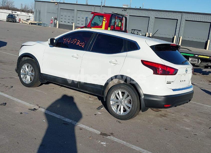 Photo 3 of 2017 Nissan Rogue SPORT S (VIN JN1BJ1CR9HW113656)