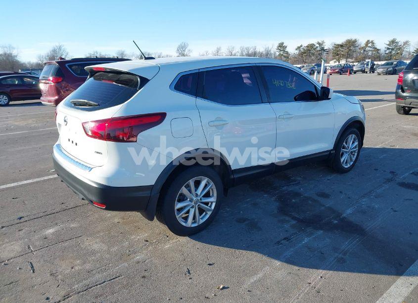 Photo 4 of 2017 Nissan Rogue SPORT S (VIN JN1BJ1CR9HW113656)