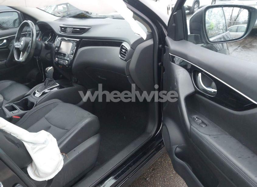 Photo 5 of 2017 Nissan Rogue SPORT SL (VIN JN1BJ1CR9HW113768)