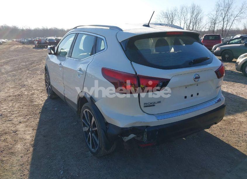 Photo 3 of 2017 Nissan Rogue SPORT SL (VIN JN1BJ1CR9HW119098)