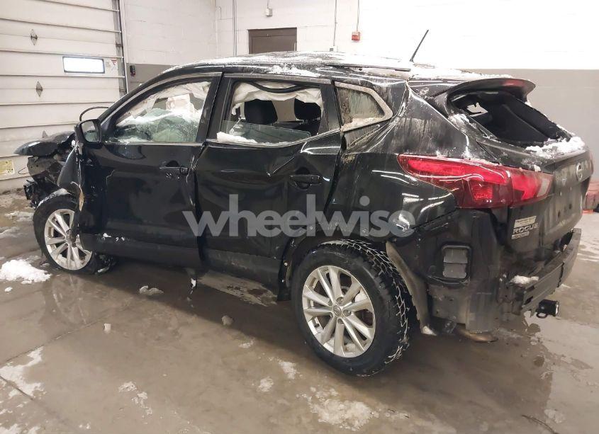 Photo 3 of 2017 Nissan Rogue SPORT S (VIN JN1BJ1CR9HW122213)