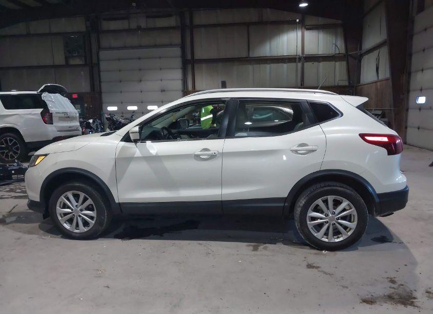 Photo 14 of 2018 Nissan Rogue SPORT SV (VIN JN1BJ1CR9JW252062)