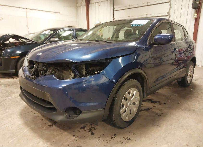 Photo 2 of 2018 Nissan Rogue SPORT S (VIN JN1BJ1CR9JW263627)