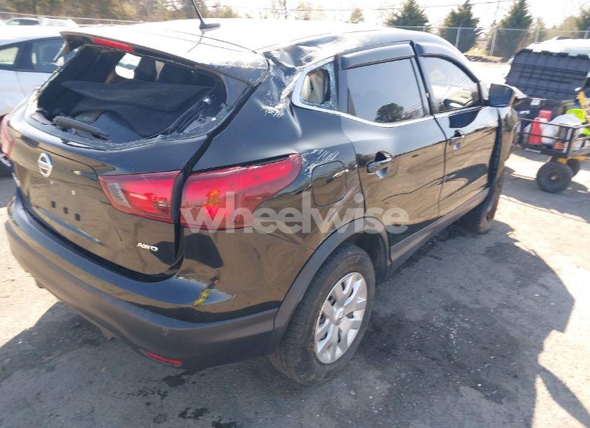 Photo 4 of 2019 Nissan Rogue SPORT S (VIN JN1BJ1CR9KW320832)