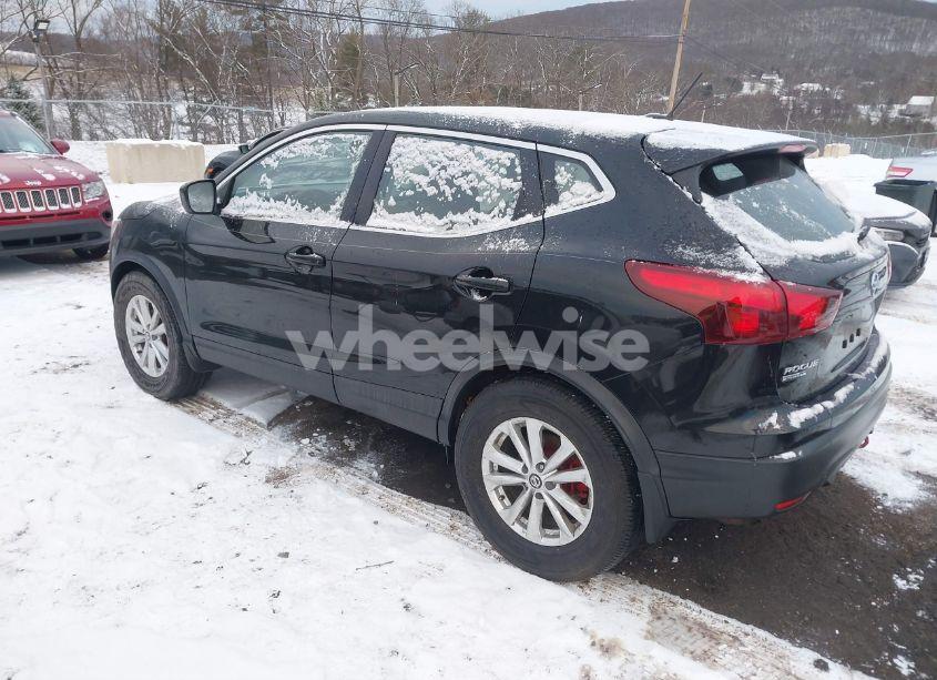 Photo 3 of 2019 Nissan Rogue SPORT S (VIN JN1BJ1CR9KW336626)