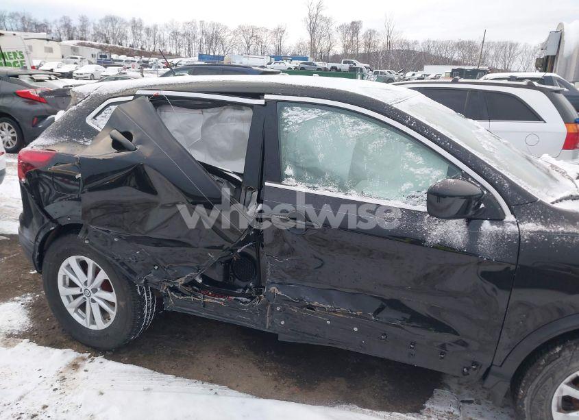 Photo 6 of 2019 Nissan Rogue SPORT S (VIN JN1BJ1CR9KW336626)