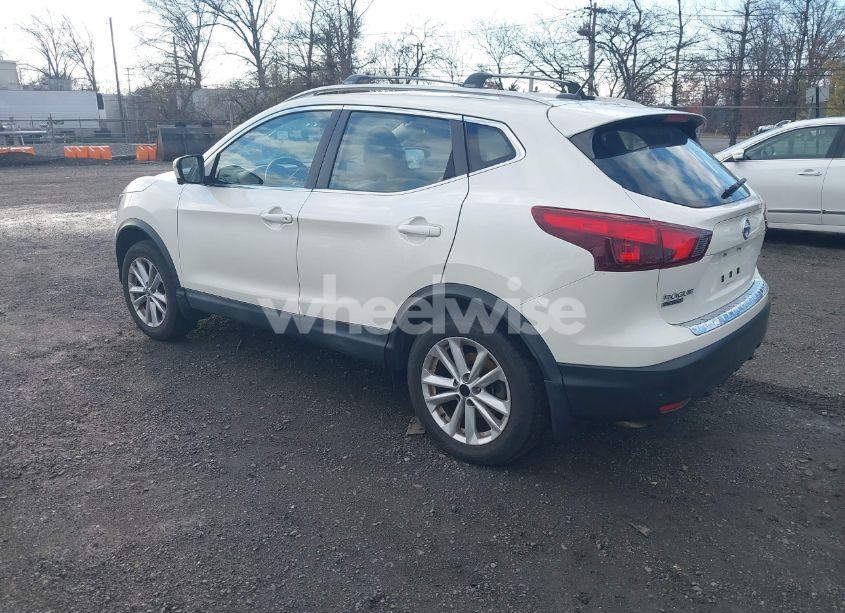 Photo 3 of 2019 Nissan Rogue SPORT SV (VIN JN1BJ1CR9KW621116)