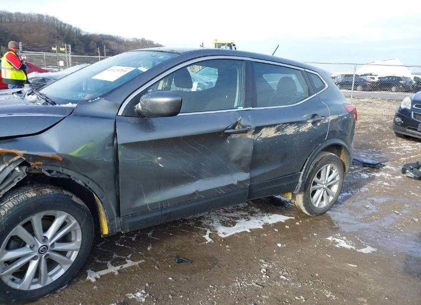 Photo 18 of 2019 Nissan Rogue SPORT S (VIN JN1BJ1CR9KW624551)