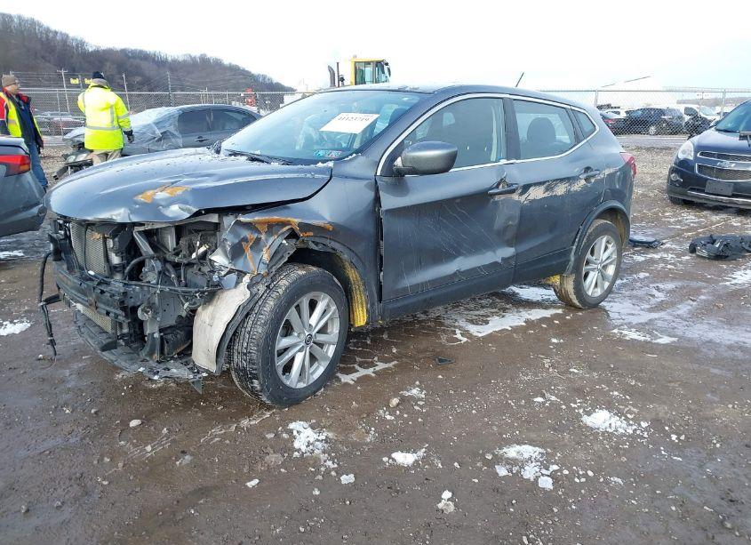 Photo 2 of 2019 Nissan Rogue SPORT S (VIN JN1BJ1CR9KW624551)