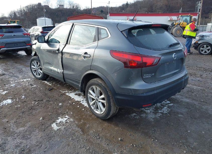 Photo 3 of 2019 Nissan Rogue SPORT S (VIN JN1BJ1CR9KW624551)