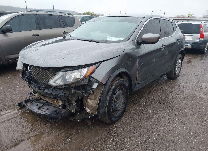 Photo 2 of 2019 Nissan Rogue SPORT S (VIN JN1BJ1CR9KW629619)