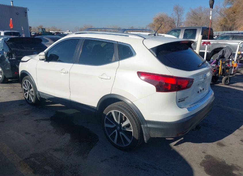 Photo 3 of 2017 Nissan Rogue SPORT SL (VIN JN1BJ1CRXHW109440)