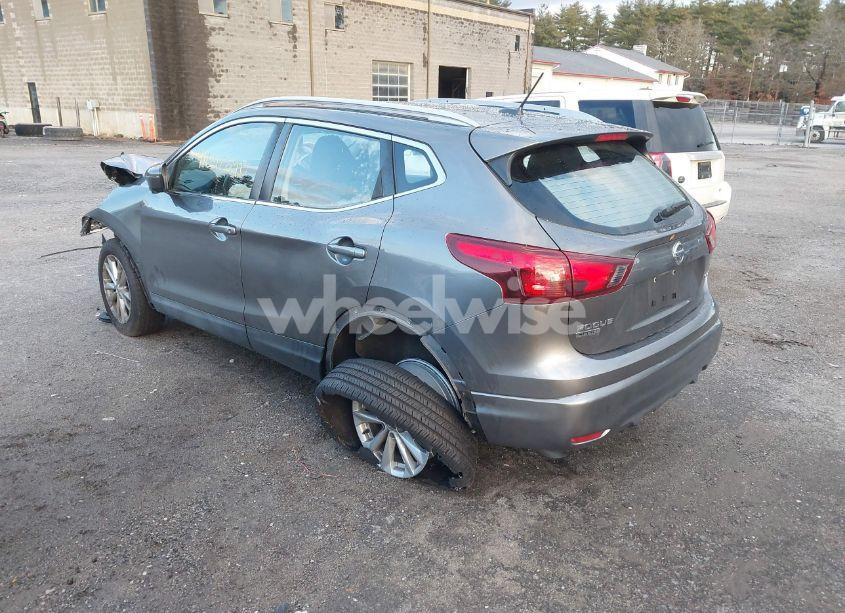 Photo 3 of 2017 Nissan Rogue SPORT SV (VIN JN1BJ1CRXHW114976)