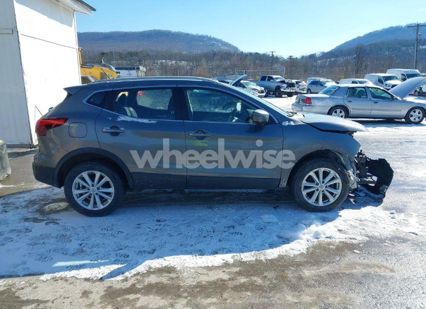 Photo 13 of 2017 Nissan Rogue SPORT SV (VIN JN1BJ1CRXHW120373)