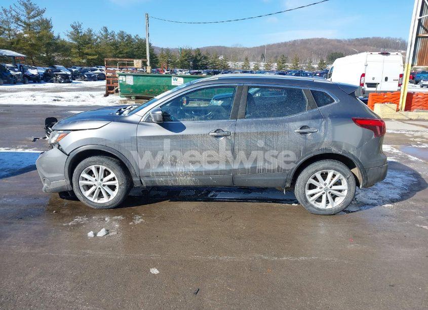 Photo 14 of 2017 Nissan Rogue SPORT SV (VIN JN1BJ1CRXHW120373)