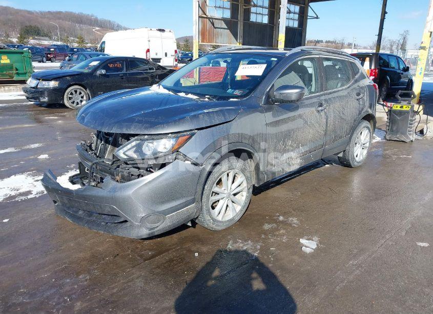 Photo 2 of 2017 Nissan Rogue SPORT SV (VIN JN1BJ1CRXHW120373)