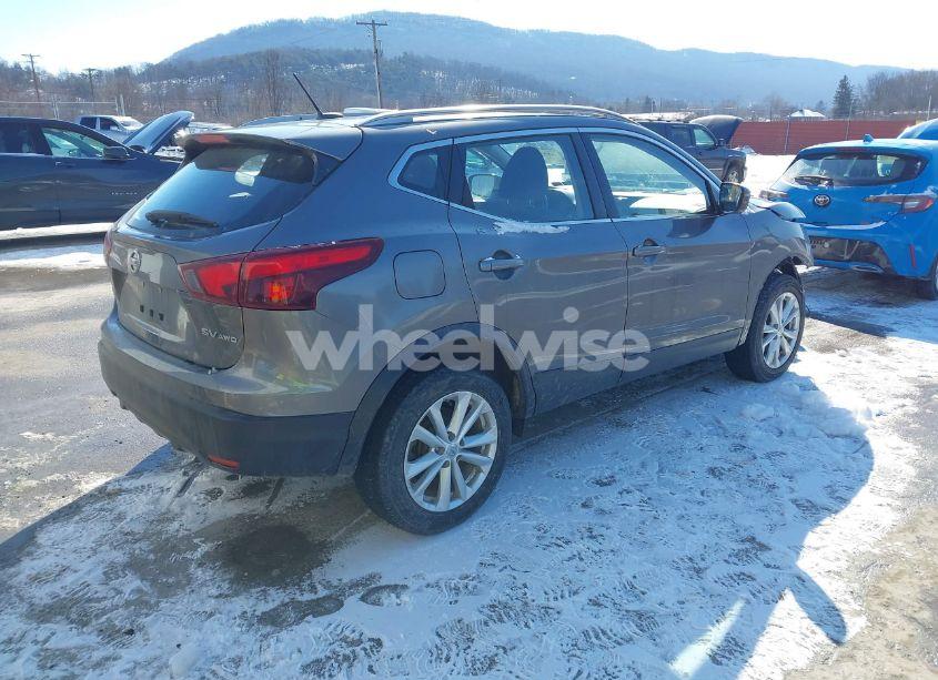 Photo 4 of 2017 Nissan Rogue SPORT SV (VIN JN1BJ1CRXHW120373)