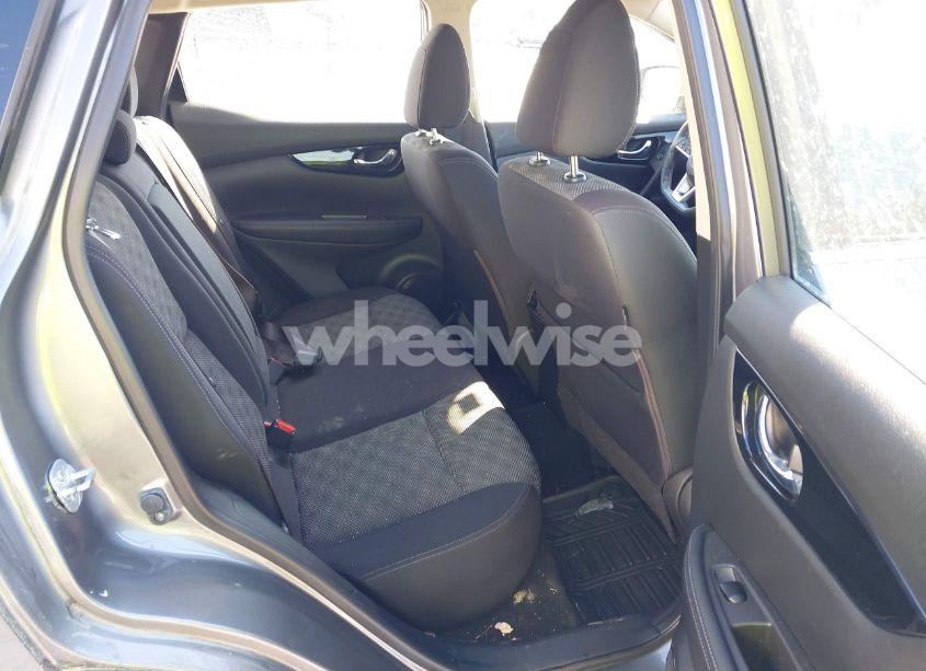 Photo 8 of 2017 Nissan Rogue SPORT SV (VIN JN1BJ1CRXHW120373)