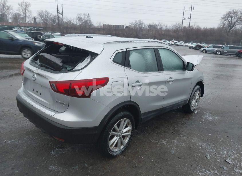 Photo 4 of 2017 Nissan Rogue SPORT SV (VIN JN1BJ1CRXHW131728)