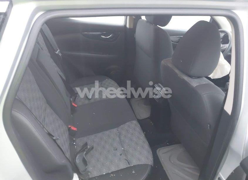 Photo 8 of 2017 Nissan Rogue SPORT SV (VIN JN1BJ1CRXHW131728)