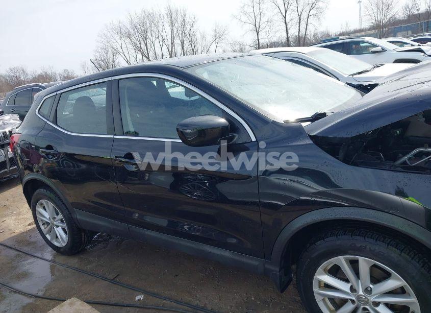 Photo 14 of 2017 Nissan Rogue SPORT S (VIN JN1BJ1CRXHW140204)