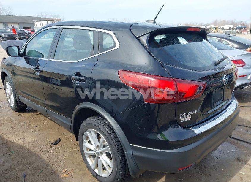 Photo 3 of 2017 Nissan Rogue SPORT S (VIN JN1BJ1CRXHW140204)