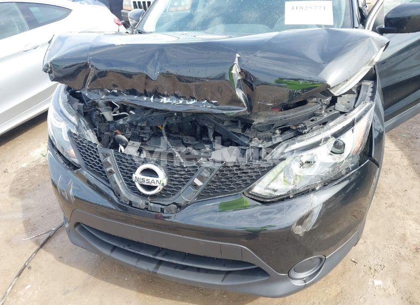 Photo 6 of 2017 Nissan Rogue SPORT S (VIN JN1BJ1CRXHW140204)