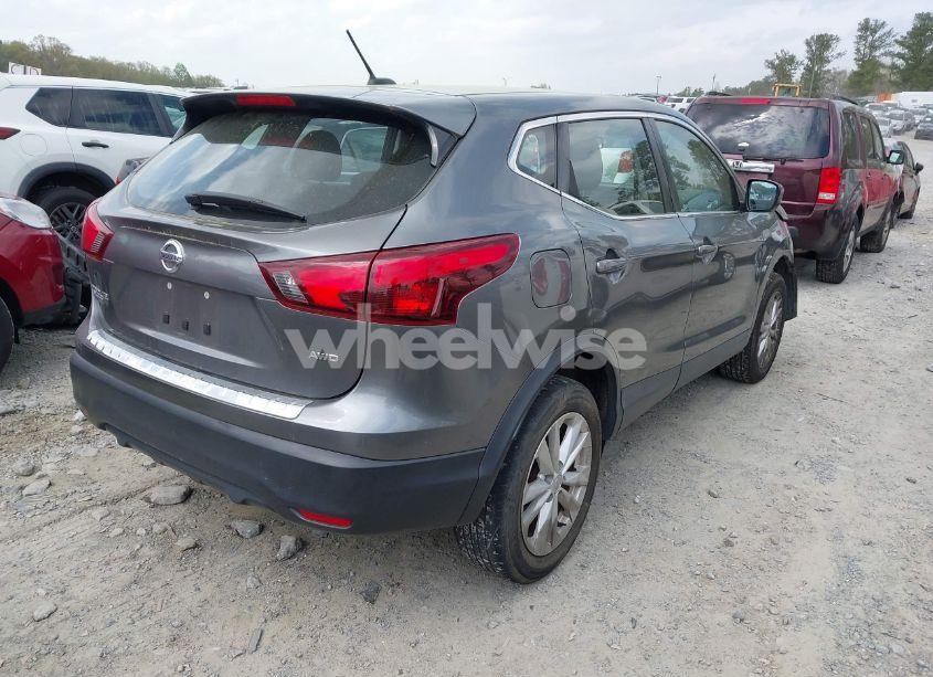 Photo 4 of 2018 Nissan Rogue SPORT S (VIN JN1BJ1CRXJW251938)