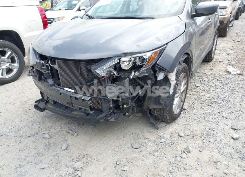 Photo 6 of 2018 Nissan Rogue SPORT S (VIN JN1BJ1CRXJW251938)