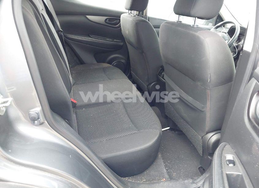 Photo 8 of 2018 Nissan Rogue SPORT S (VIN JN1BJ1CRXJW251938)