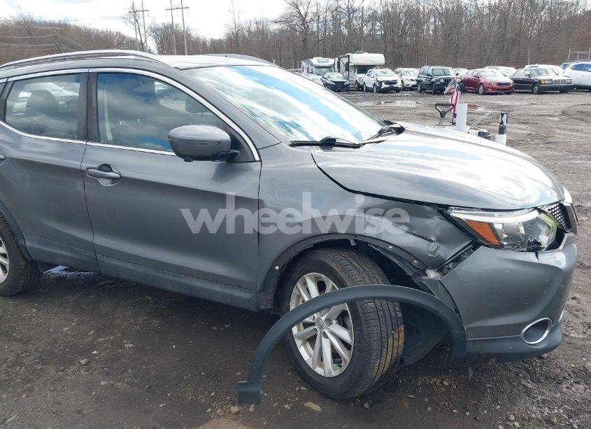 Photo 17 of 2018 Nissan Rogue SPORT SV (VIN JN1BJ1CRXJW252006)