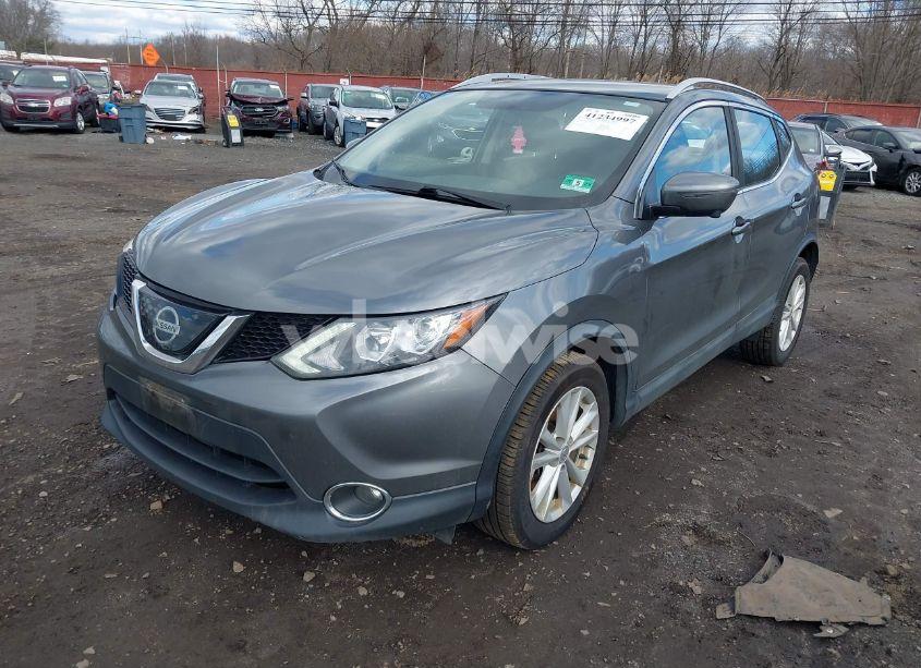 Photo 2 of 2018 Nissan Rogue SPORT SV (VIN JN1BJ1CRXJW252006)
