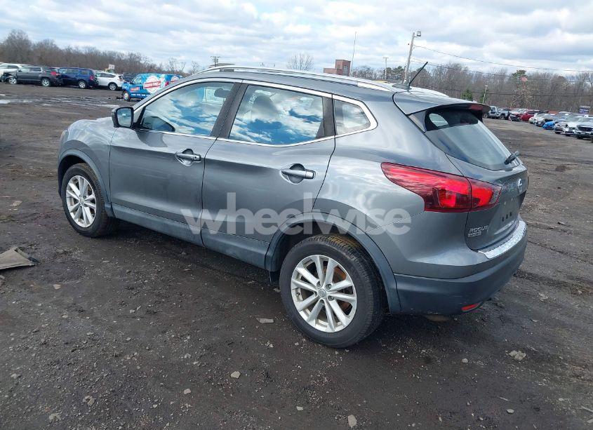 Photo 3 of 2018 Nissan Rogue SPORT SV (VIN JN1BJ1CRXJW252006)