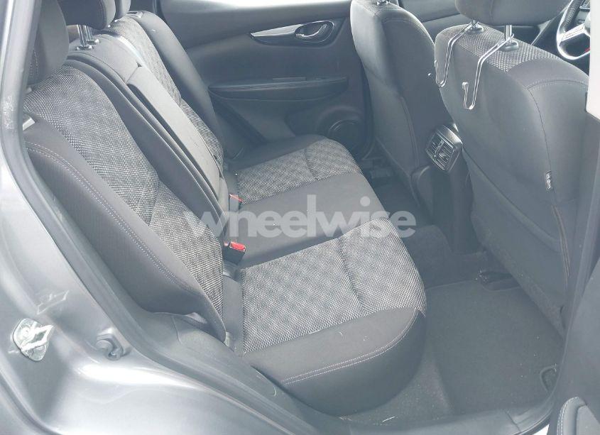 Photo 8 of 2018 Nissan Rogue SPORT SV (VIN JN1BJ1CRXJW252006)