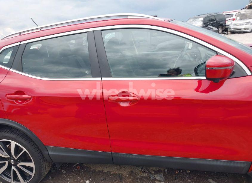 Photo 13 of 2018 Nissan Rogue SPORT SL (VIN JN1BJ1CRXJW266407)