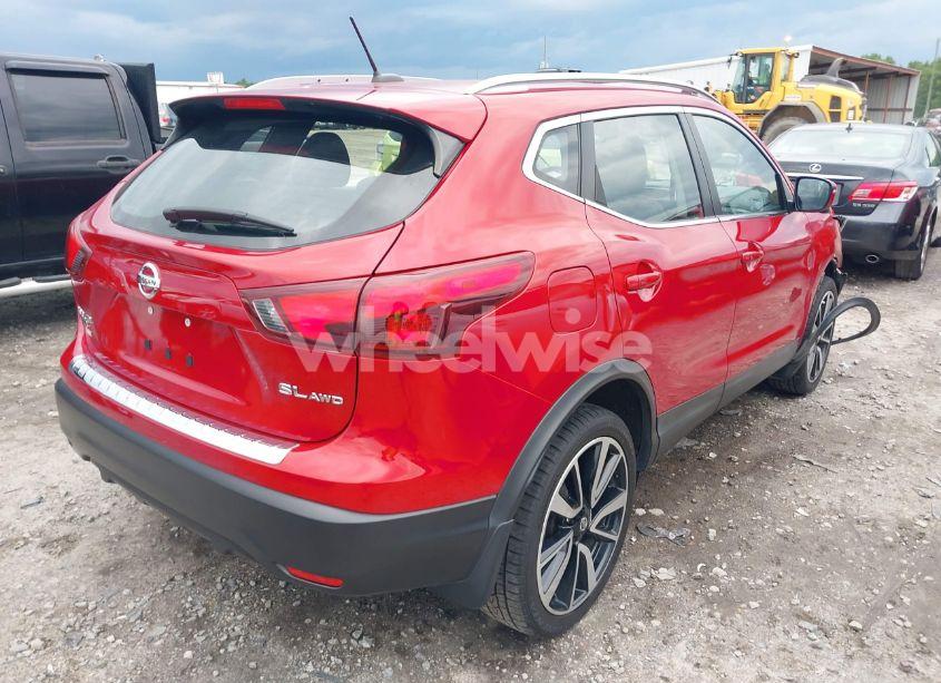 Photo 4 of 2018 Nissan Rogue SPORT SL (VIN JN1BJ1CRXJW266407)