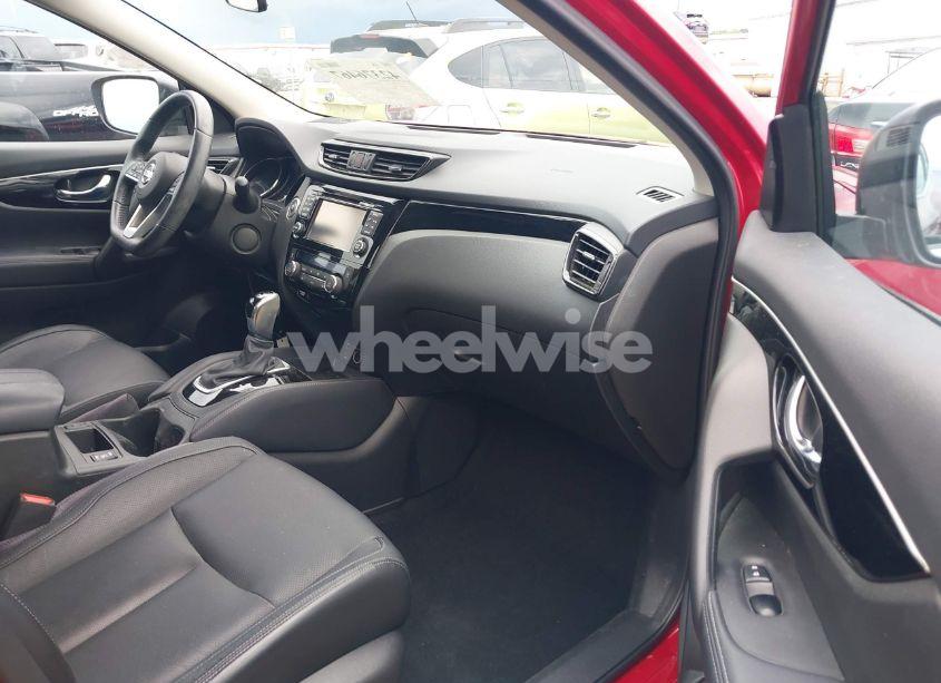 Photo 5 of 2018 Nissan Rogue SPORT SL (VIN JN1BJ1CRXJW266407)