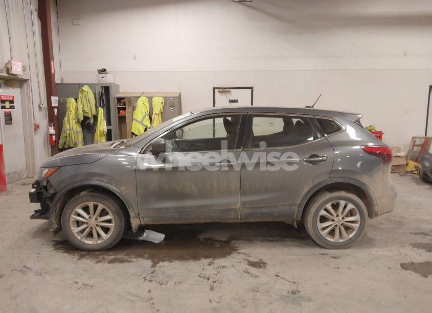 Photo 14 of 2018 Nissan Rogue SPORT S (VIN JN1BJ1CRXJW285474)