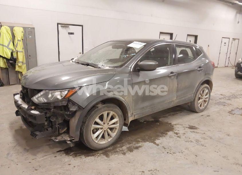 Photo 2 of 2018 Nissan Rogue SPORT S (VIN JN1BJ1CRXJW285474)