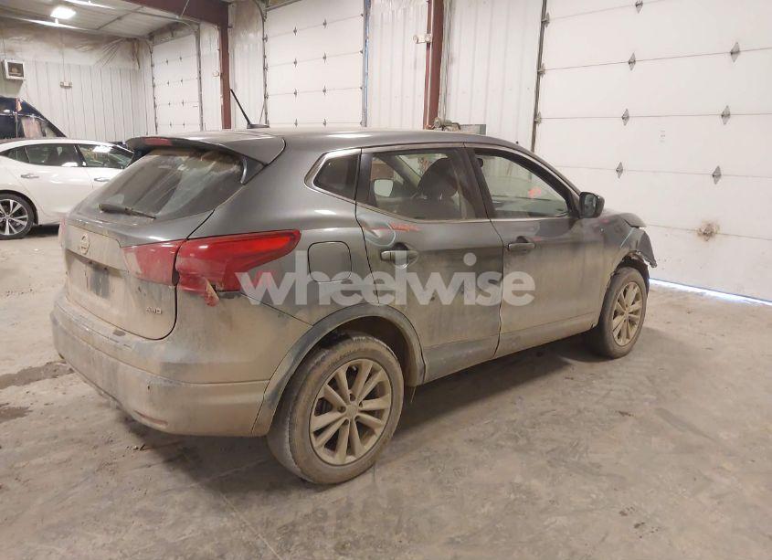 Photo 4 of 2018 Nissan Rogue SPORT S (VIN JN1BJ1CRXJW285474)