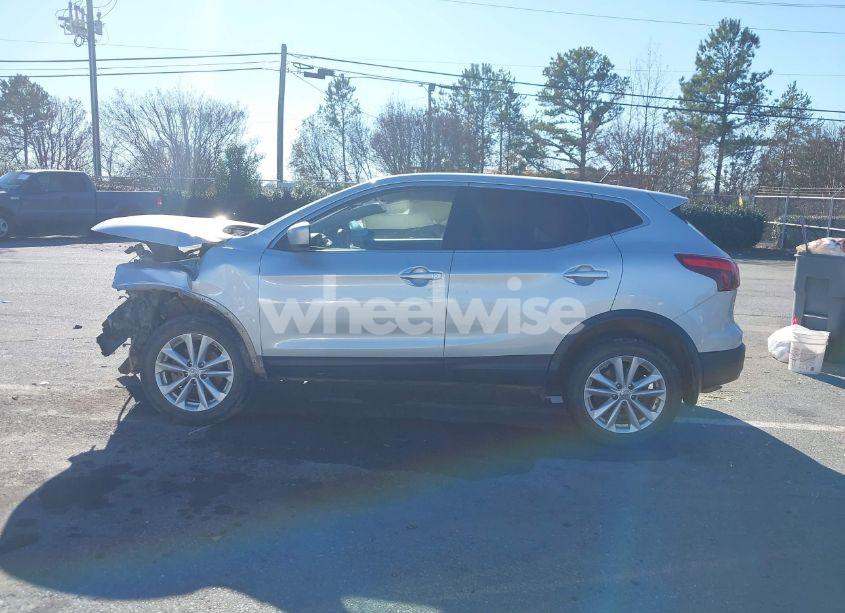 Photo 14 of 2018 Nissan Rogue SPORT S (VIN JN1BJ1CRXJW600807)