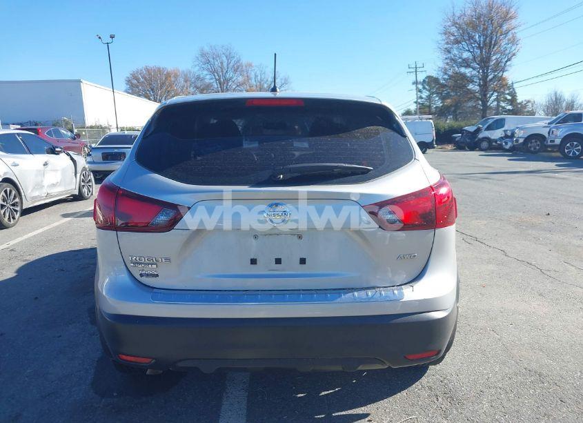 Photo 16 of 2018 Nissan Rogue SPORT S (VIN JN1BJ1CRXJW600807)